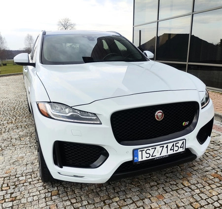 Jaguar F-Pace cena 139000 przebieg: 114000, rok produkcji 2017 z Staszów małe 781